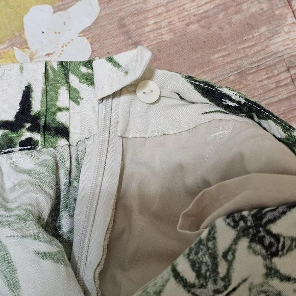 J. Jill Cream and Green Leaf Print Linen Blend Pants Sz M Petite - Picture 4 of 7